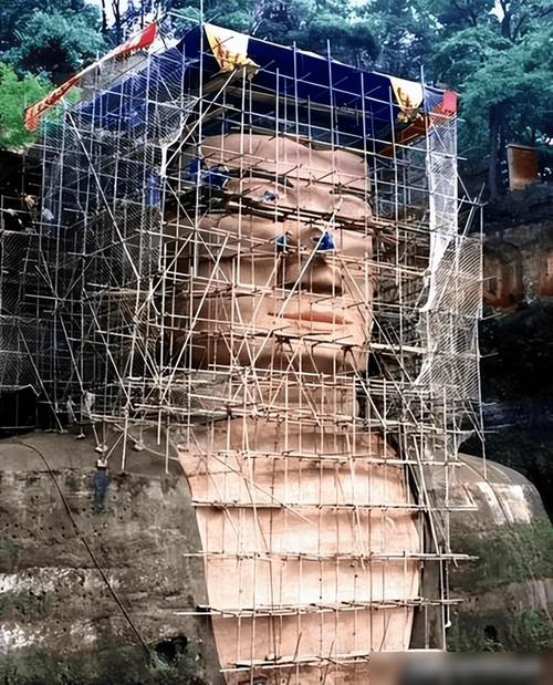 乐山大佛胸口的暗门是怎么回事?有怎样的秘密?