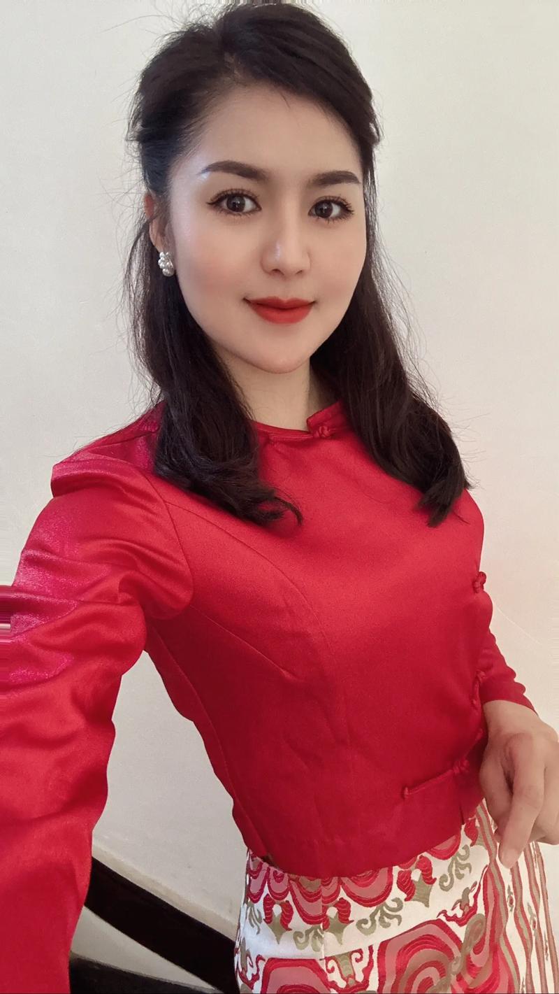西双版纳春节穿什么衣服